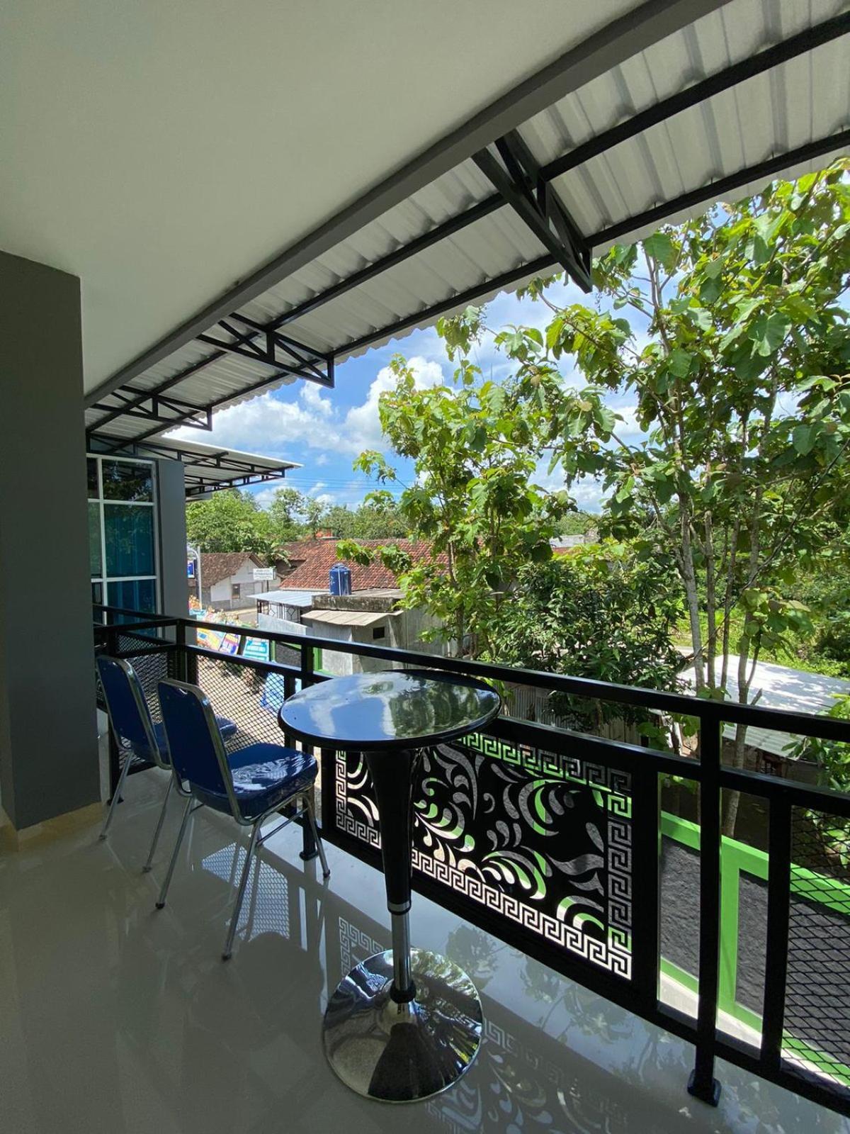Wisma Hn Selang Exterior foto